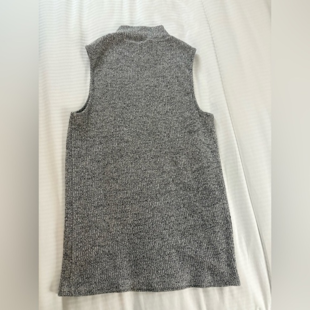 GAP Black and White Knit Sweater